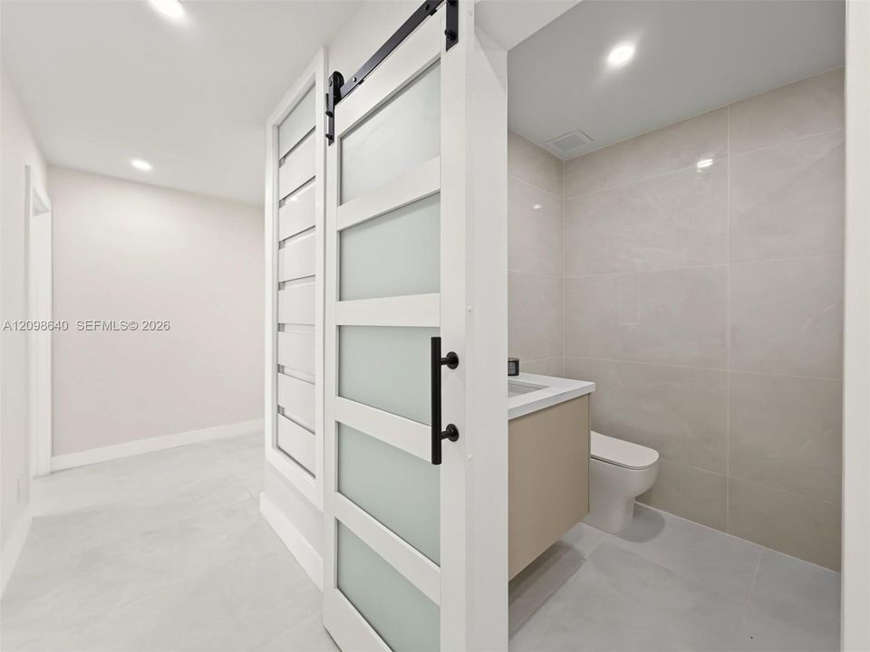 For Sale: $1,599,000 (3 beds, 2 baths, 1860 Square Feet)