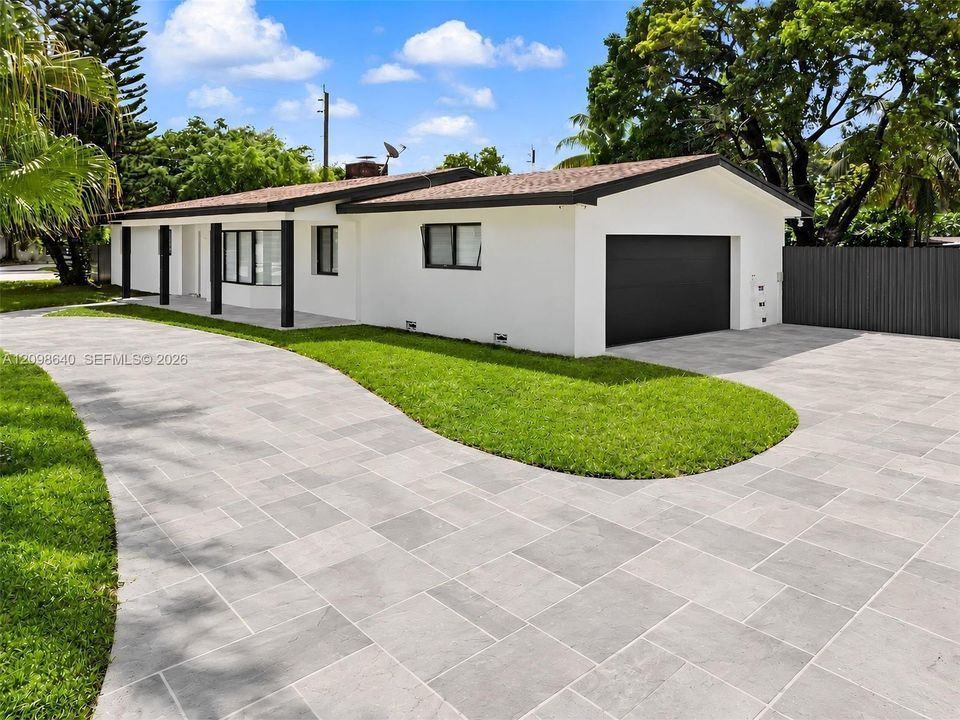 For Sale: $1,599,000 (3 beds, 2 baths, 1860 Square Feet)