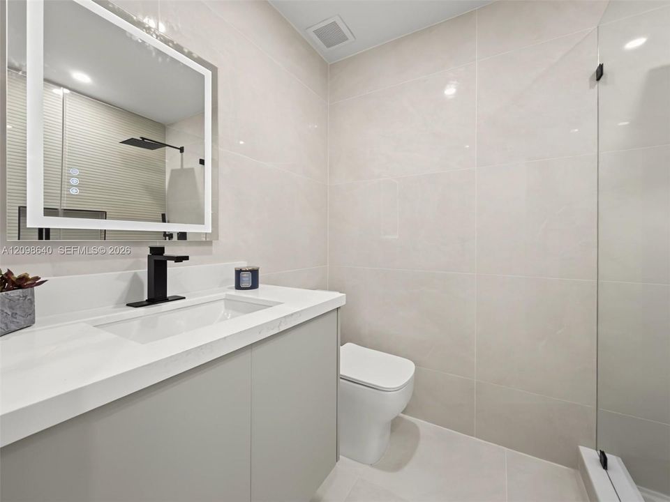 For Sale: $1,599,000 (3 beds, 2 baths, 1860 Square Feet)