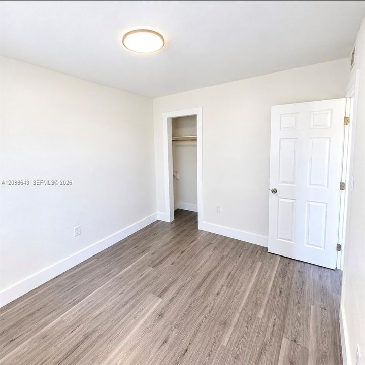 В аренду: $1,800 (1 спален, 1 ванн, 2054 Квадратных фут)