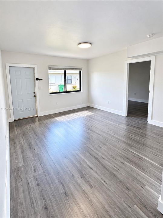 В аренду: $1,800 (1 спален, 1 ванн, 2054 Квадратных фут)