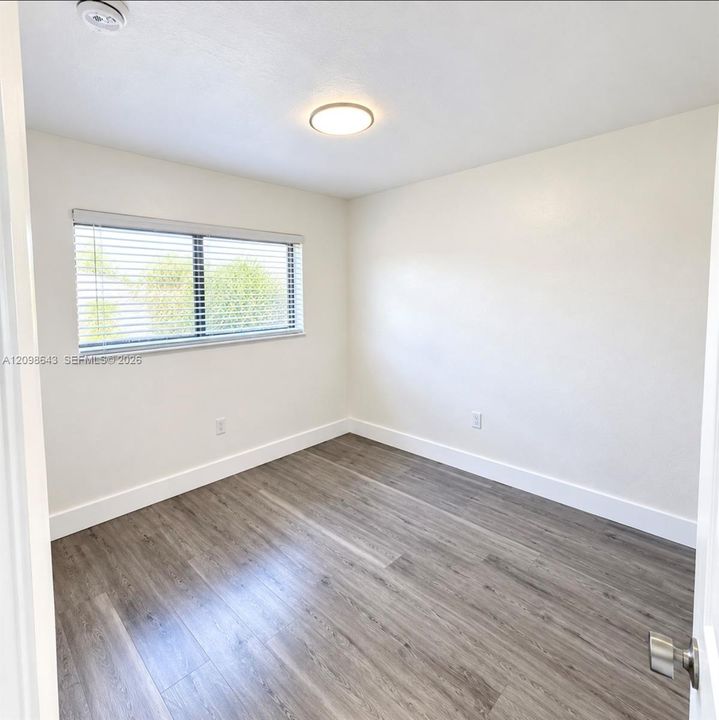 В аренду: $1,800 (1 спален, 1 ванн, 2054 Квадратных фут)