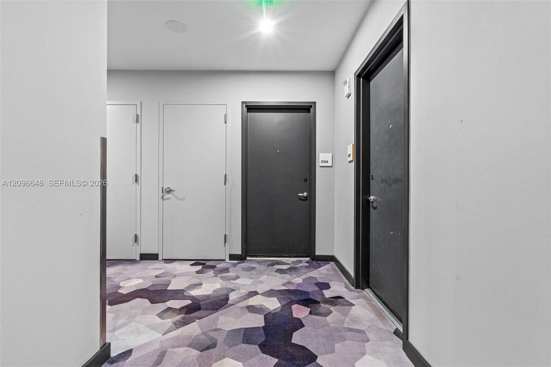 For Sale: $549,900 (2 beds, 1 baths, 647 Square Feet)