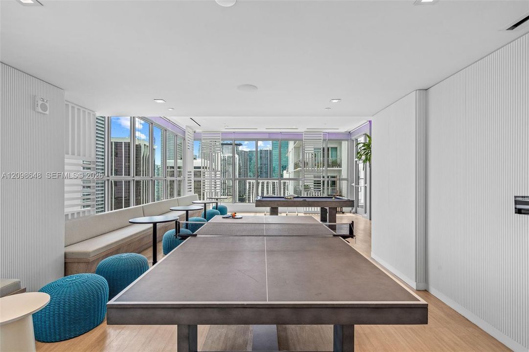 For Sale: $549,900 (2 beds, 1 baths, 647 Square Feet)