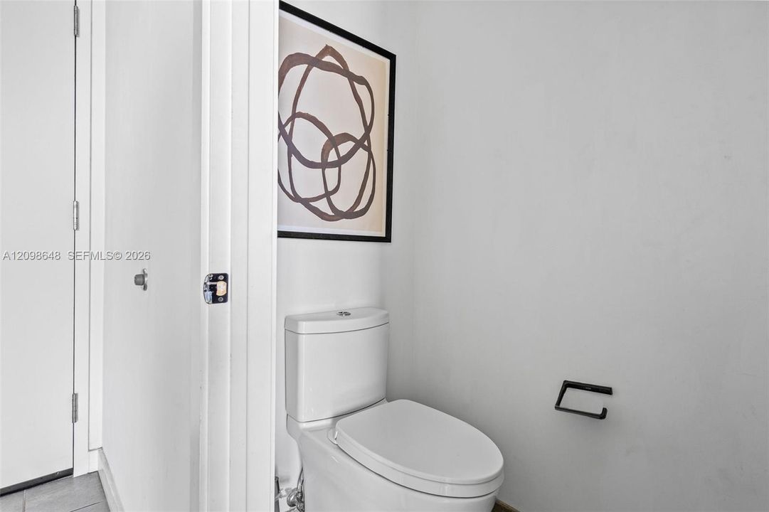 For Sale: $549,900 (2 beds, 1 baths, 647 Square Feet)