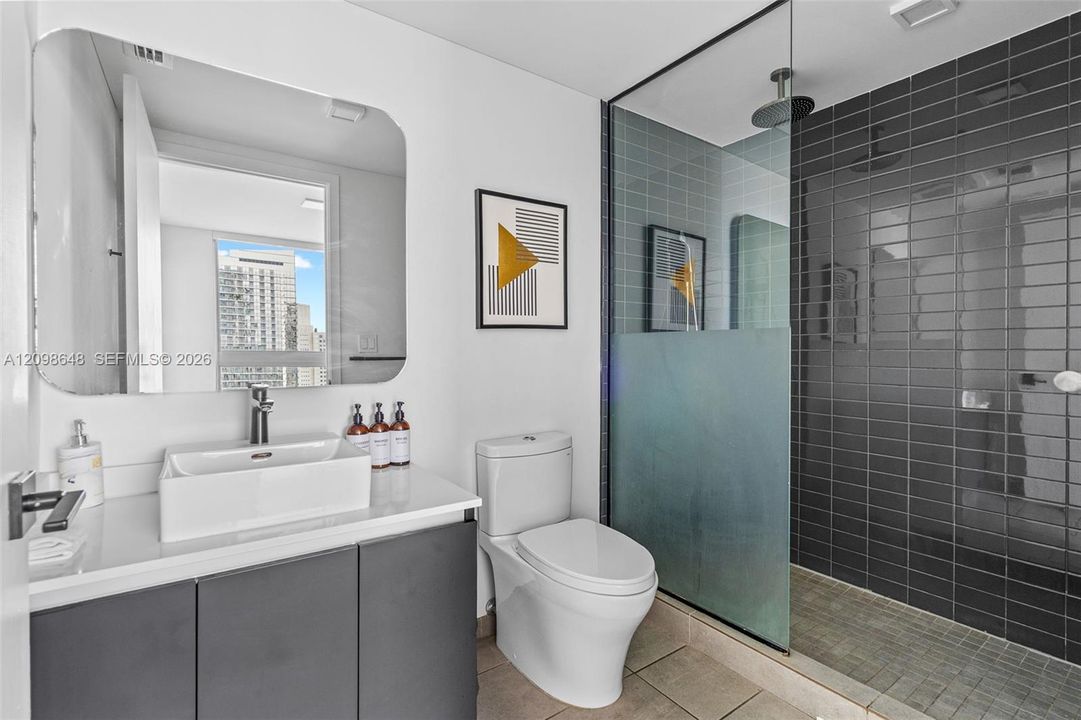 For Sale: $549,900 (2 beds, 1 baths, 647 Square Feet)