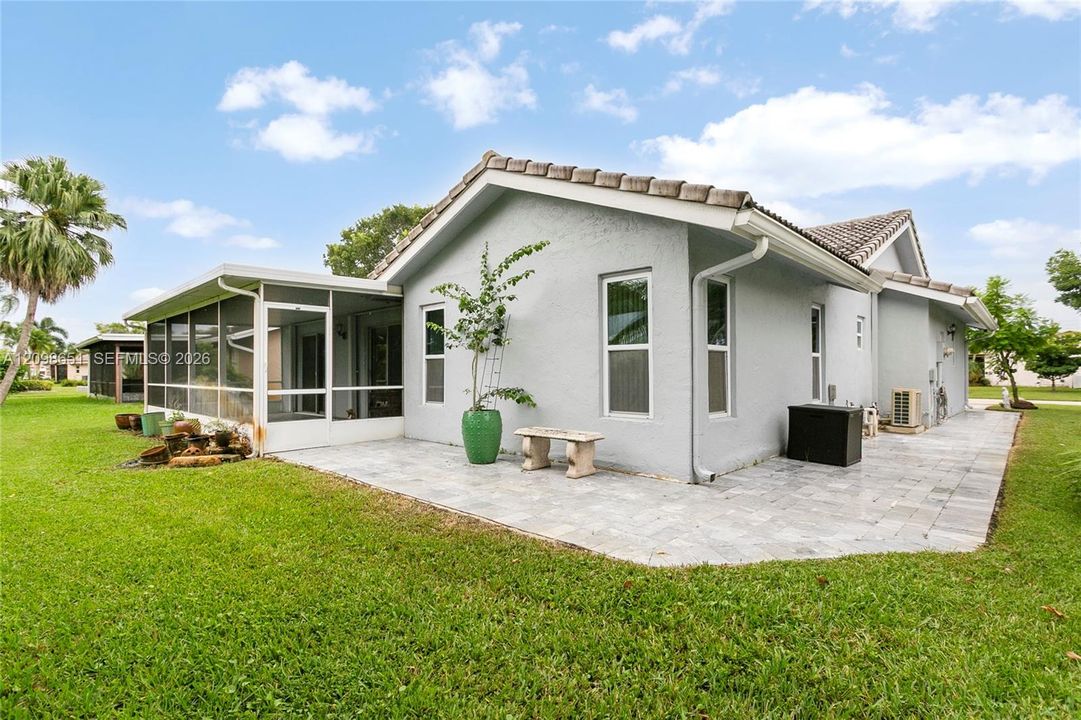 For Sale: $479,000 (2 beds, 2 baths, 1706 Square Feet)