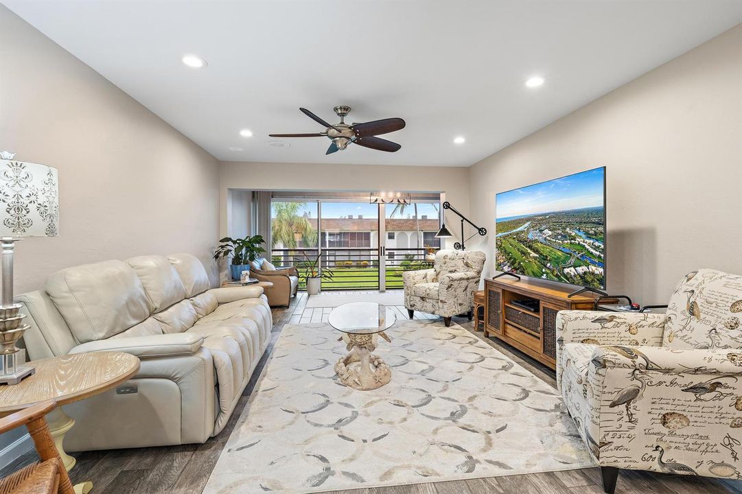 755 Saturn St e203-12