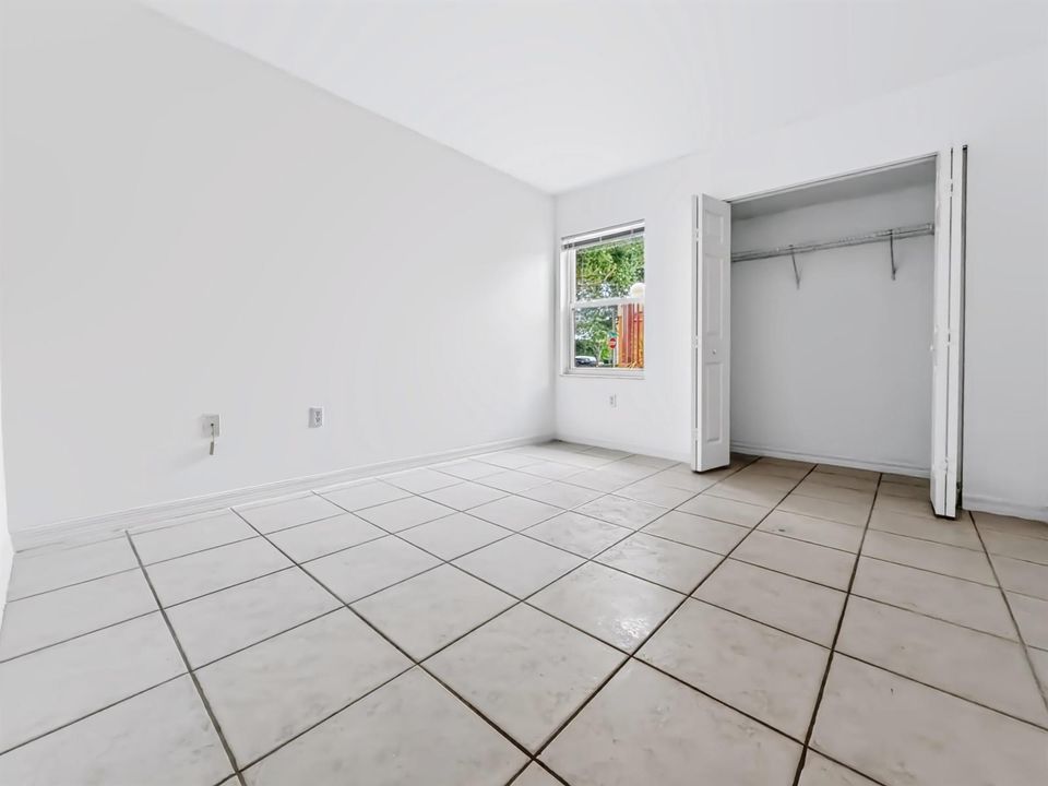 680 NW 79th Ter-Nieves Group Bed