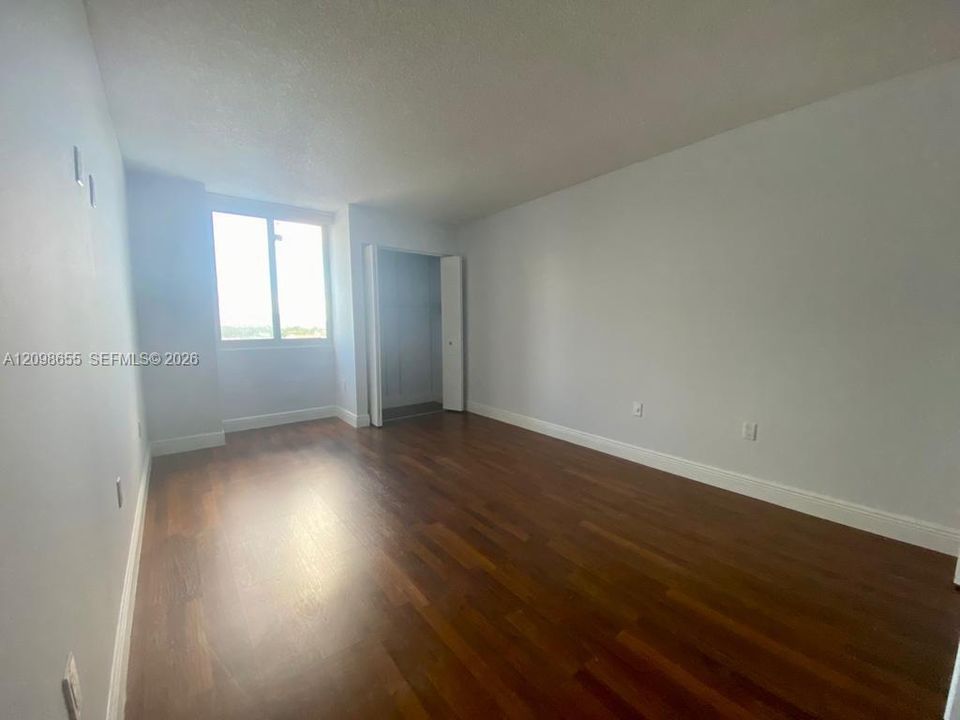 For Rent: $2,690 (2 beds, 2 baths, 914 Square Feet)