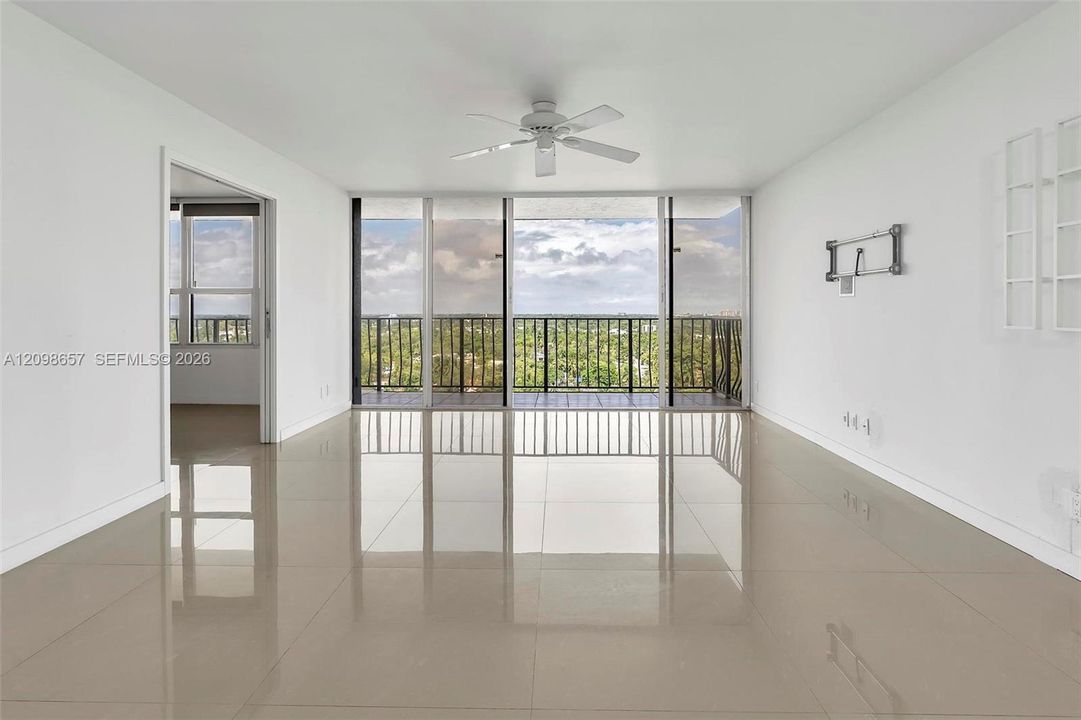 For Rent: $2,600 (2 beds, 2 baths, 1219 Square Feet)