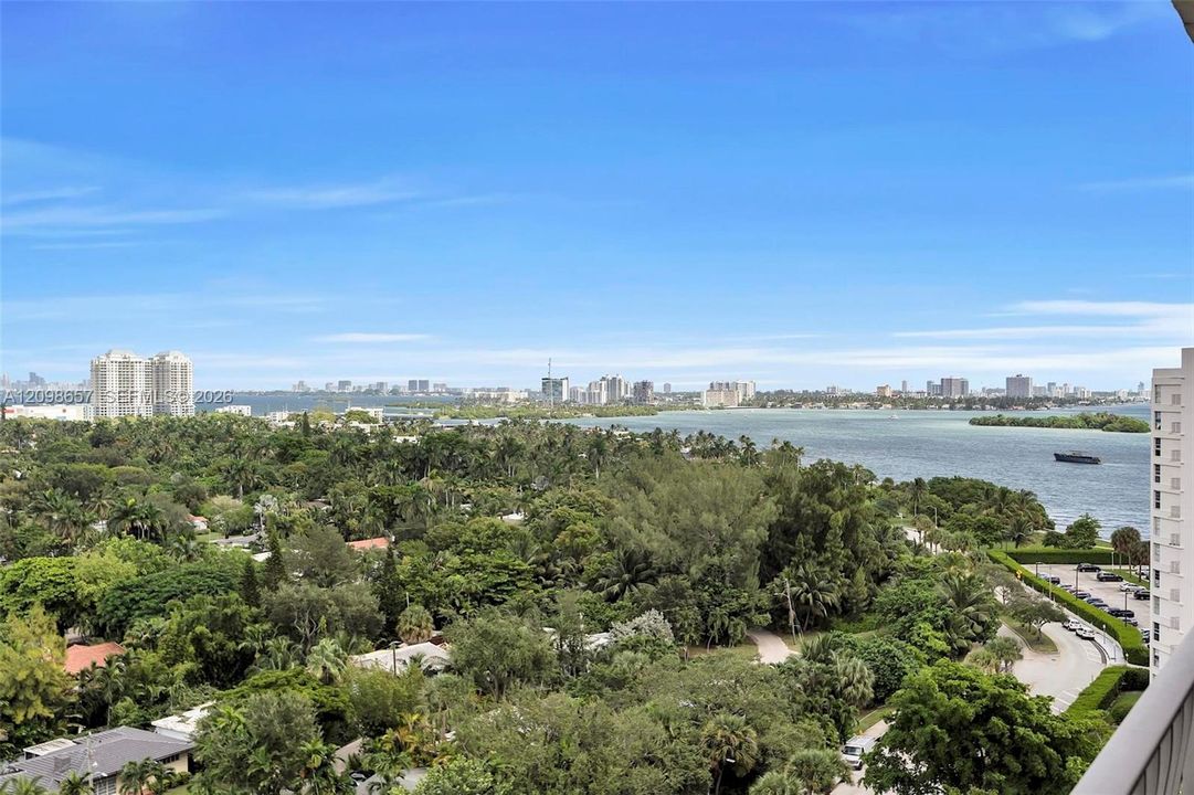 For Rent: $2,600 (2 beds, 2 baths, 1219 Square Feet)