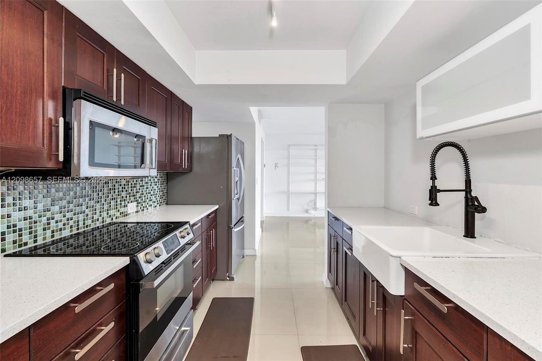 For Rent: $2,600 (2 beds, 2 baths, 1219 Square Feet)