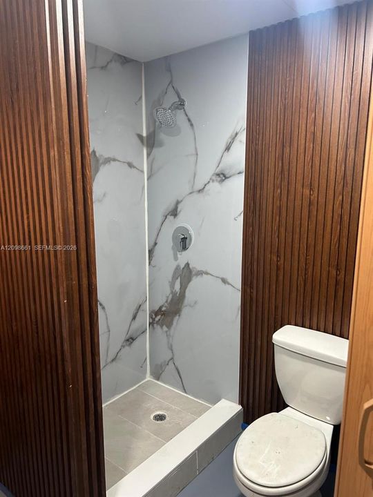 For Rent: $800 (1 beds, 1 baths, 2383 Square Feet)