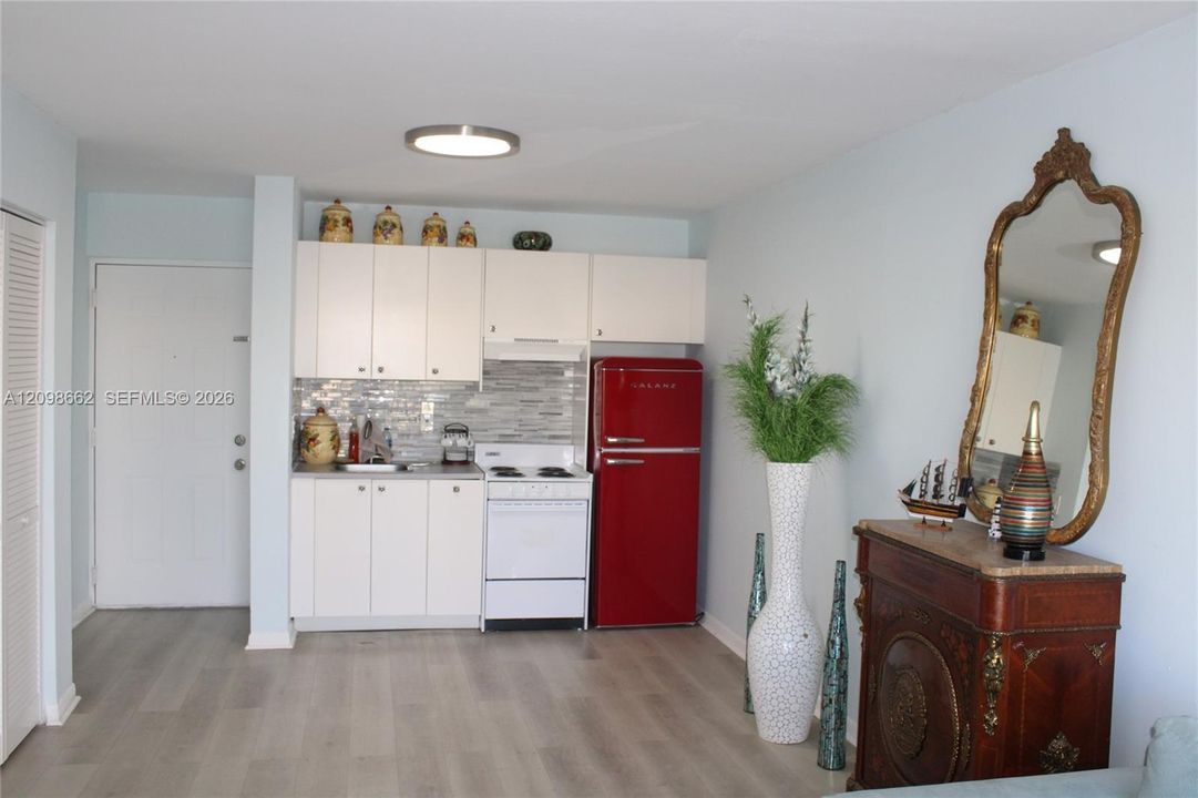 For Sale: $169,900 (1 beds, 1 baths, 600 Square Feet)