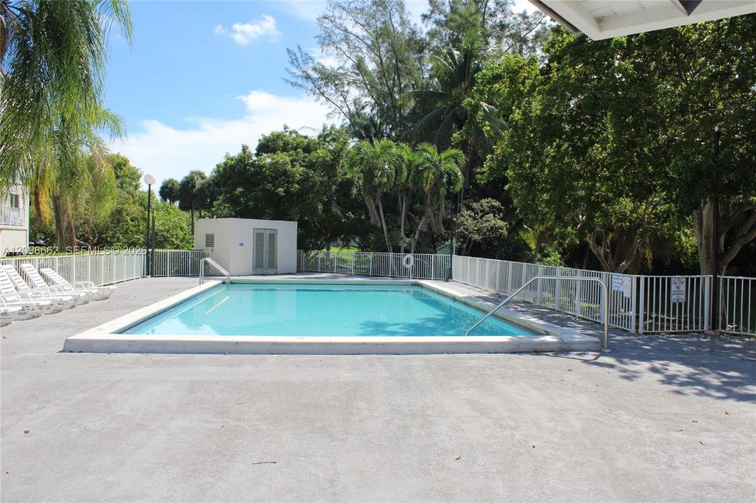 For Sale: $169,900 (1 beds, 1 baths, 600 Square Feet)