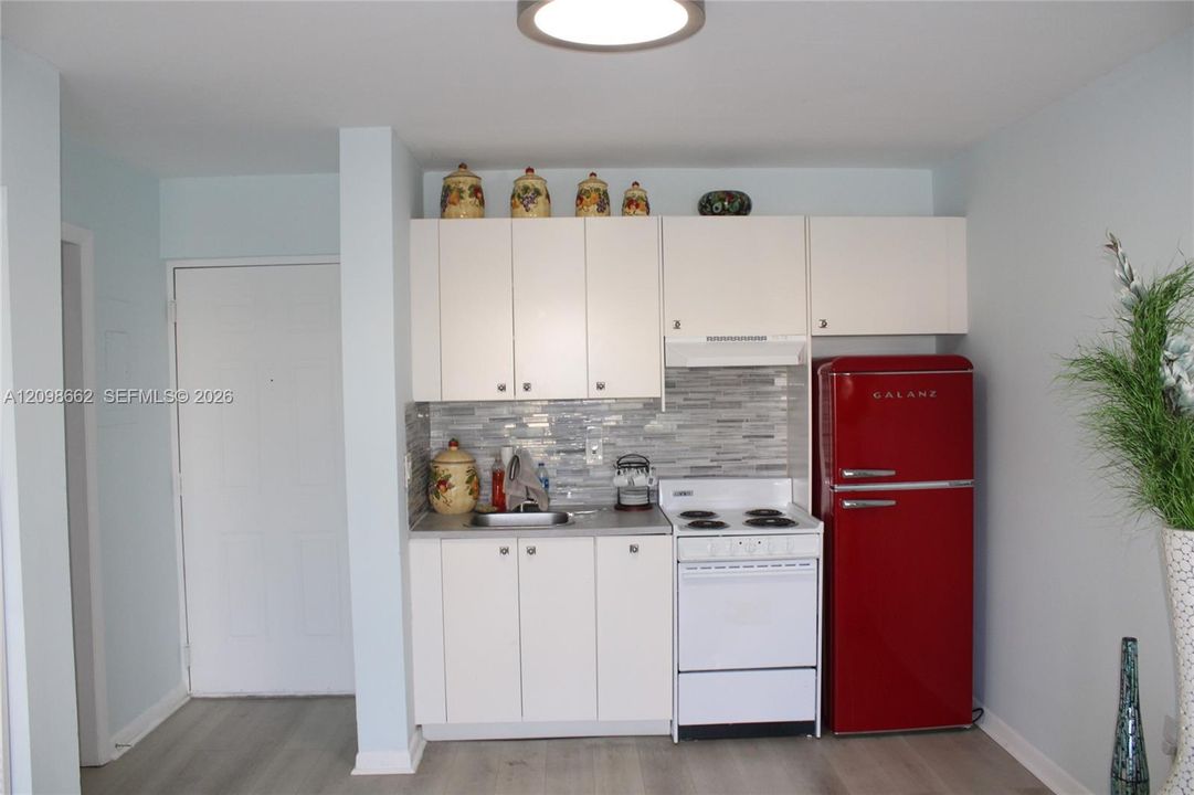 For Sale: $169,900 (1 beds, 1 baths, 600 Square Feet)