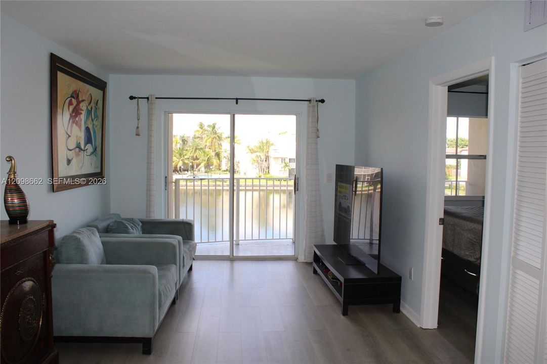 For Sale: $169,900 (1 beds, 1 baths, 600 Square Feet)