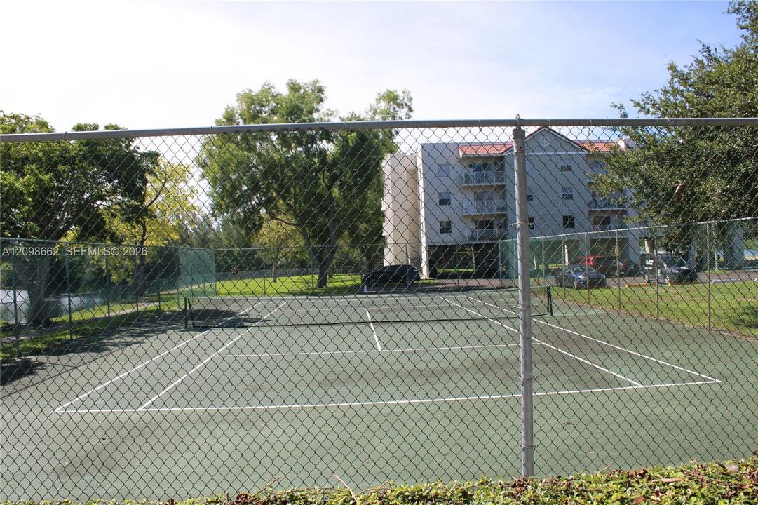 For Sale: $169,900 (1 beds, 1 baths, 600 Square Feet)