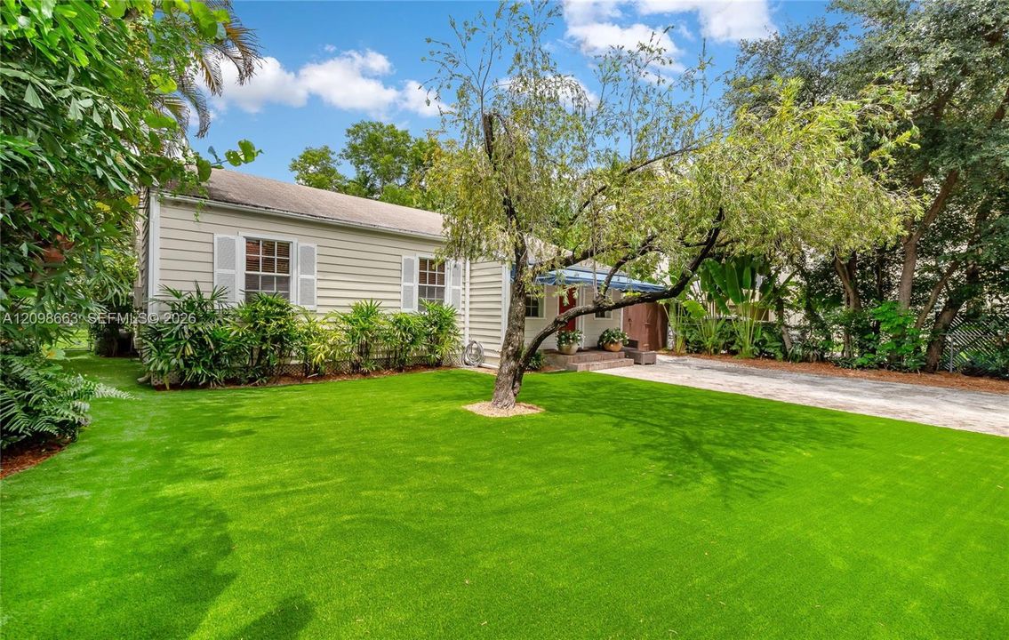 For Rent: $5,900 (3 beds, 2 baths, 1177 Square Feet)