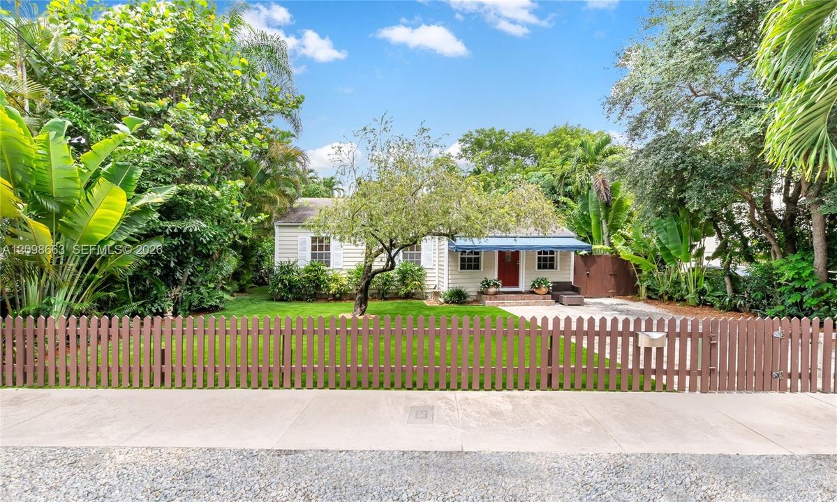 For Rent: $5,900 (3 beds, 2 baths, 1177 Square Feet)
