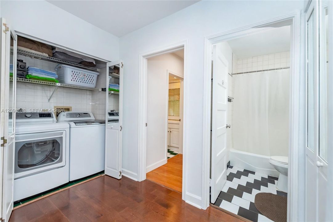 For Rent: $5,900 (3 beds, 2 baths, 1177 Square Feet)