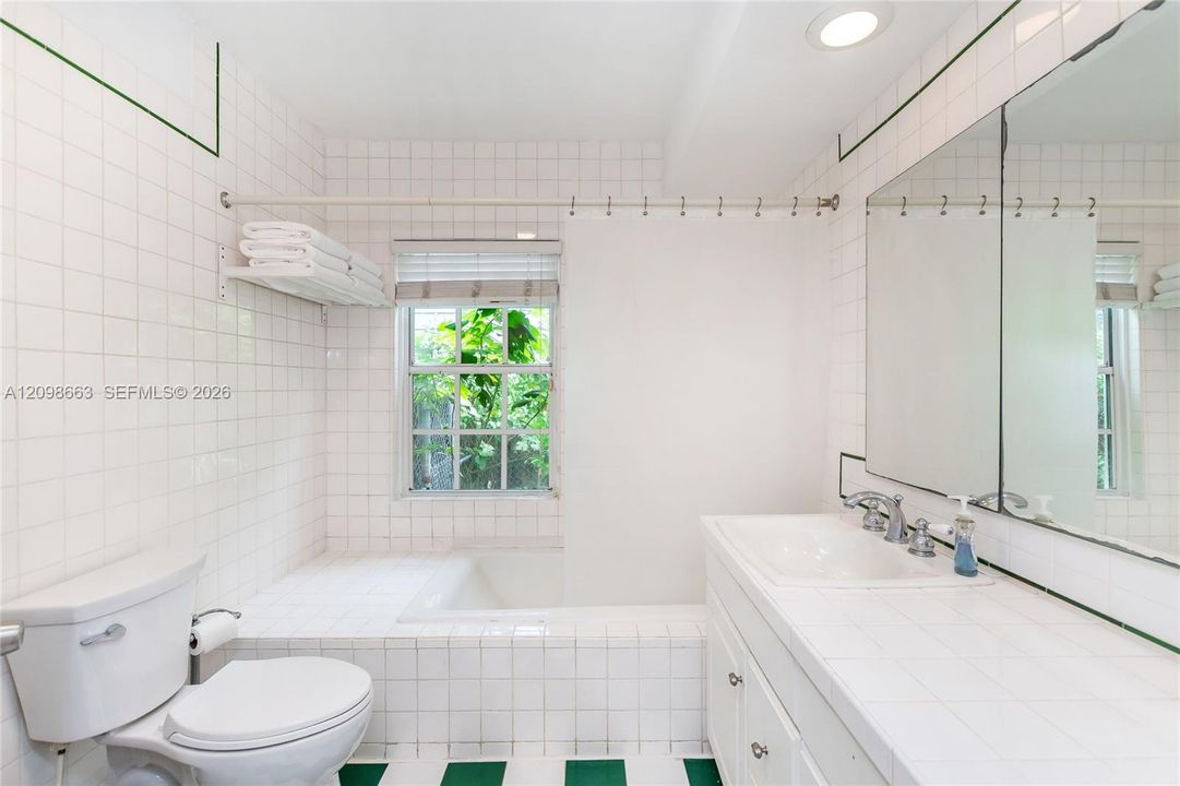 For Rent: $5,900 (3 beds, 2 baths, 1177 Square Feet)