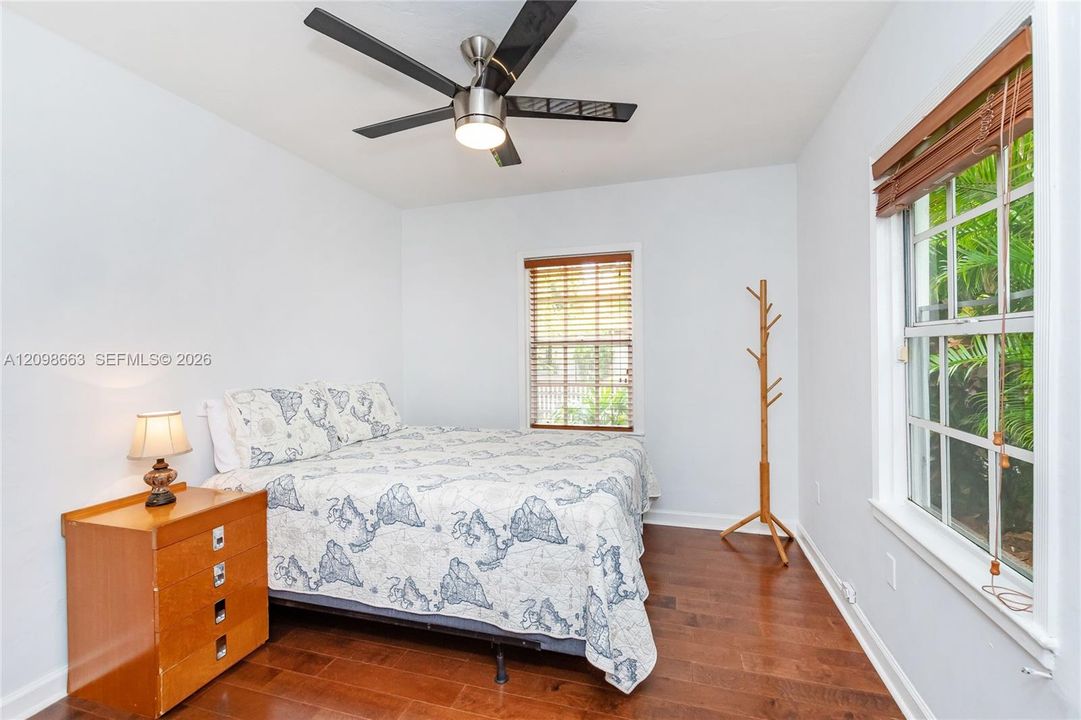 For Rent: $5,900 (3 beds, 2 baths, 1177 Square Feet)