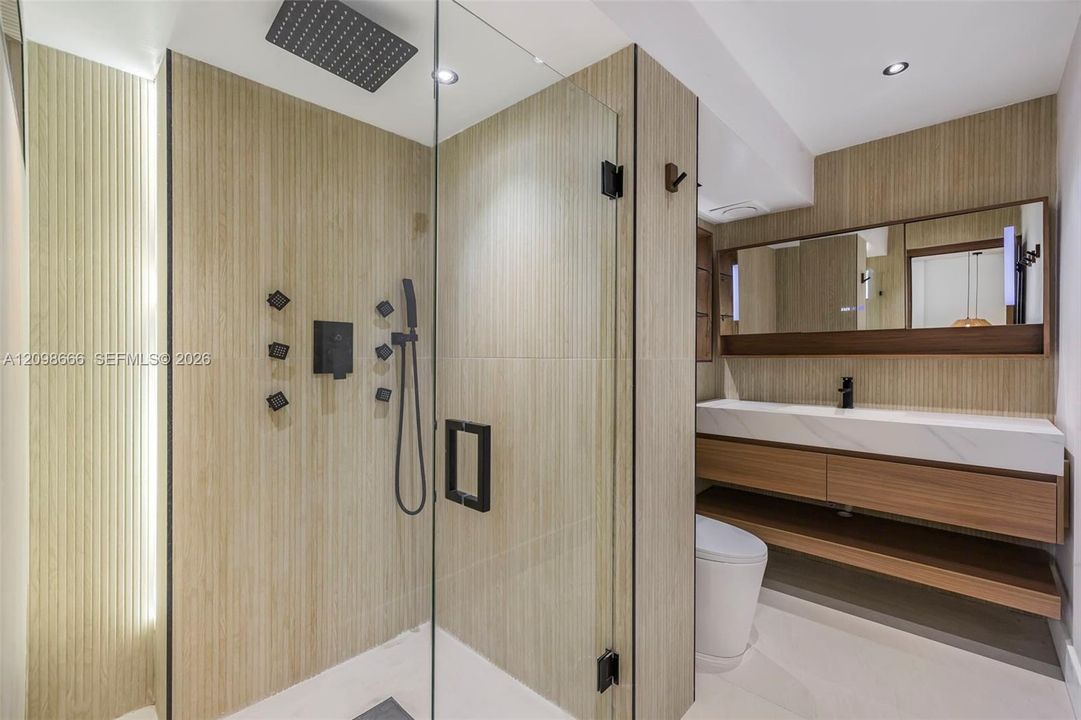 For Rent: $8,500 (2 beds, 2 baths, 1299 Square Feet)