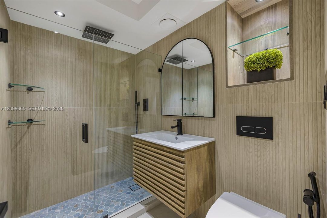 For Rent: $8,500 (2 beds, 2 baths, 1299 Square Feet)
