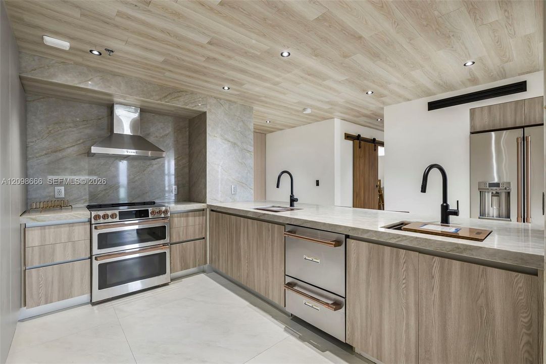 For Rent: $8,500 (2 beds, 2 baths, 1299 Square Feet)