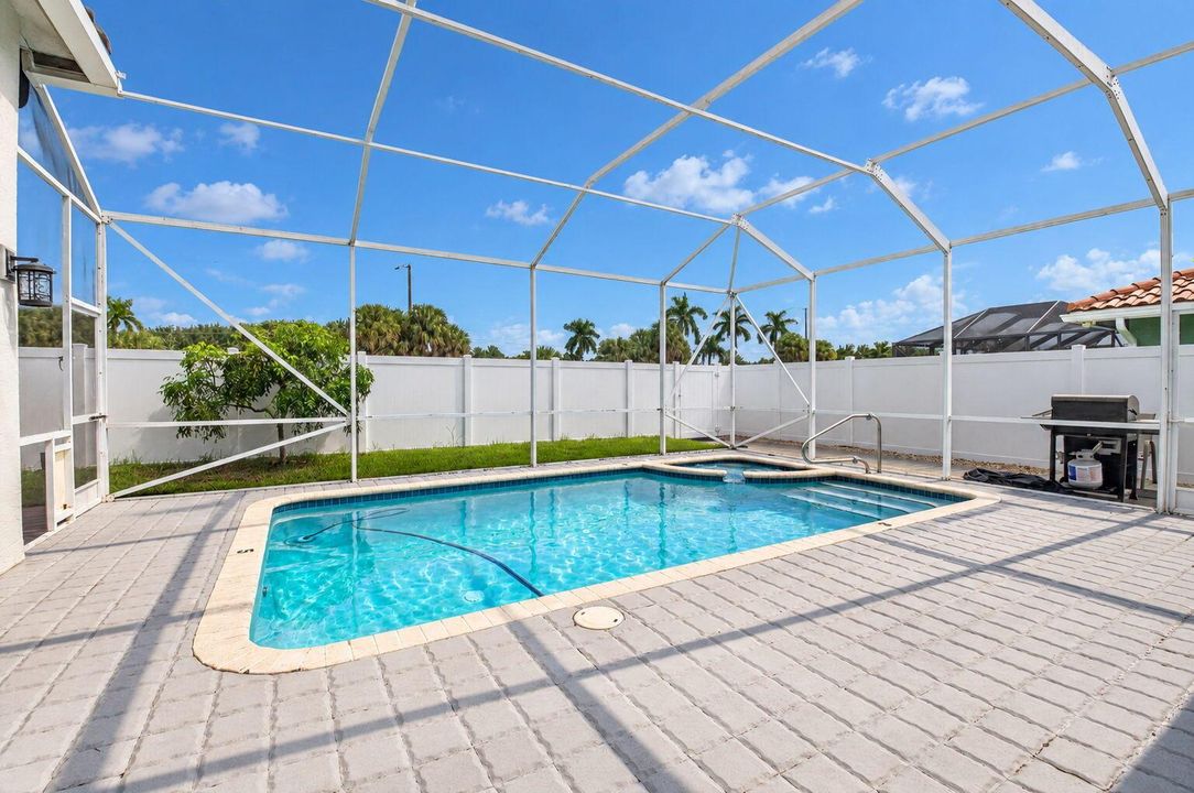 Pool - Patio