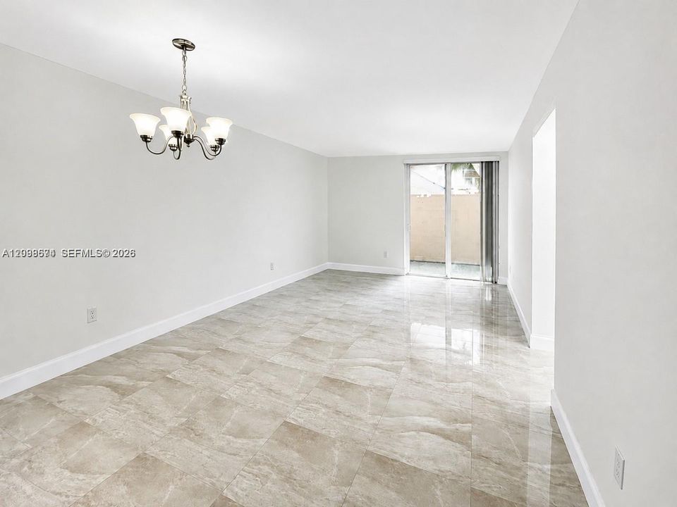For Rent: $2,200 (2 beds, 2 baths, 930 Square Feet)