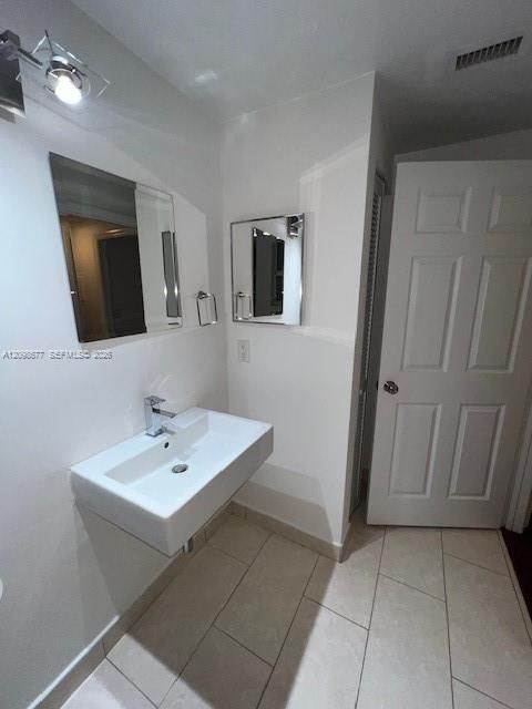 В аренду: $1,790 (1 спален, 1 ванн, 730 Квадратных фут)