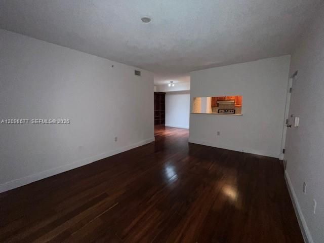 В аренду: $1,790 (1 спален, 1 ванн, 730 Квадратных фут)