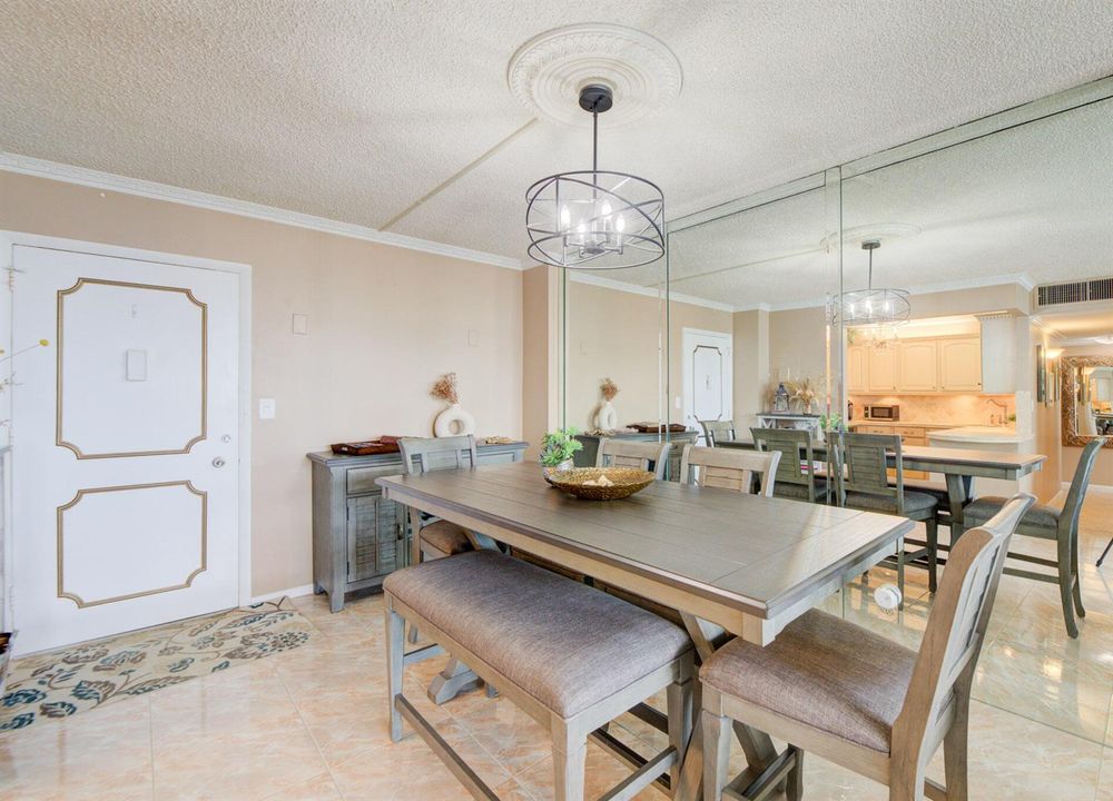 JH 1404 dining table