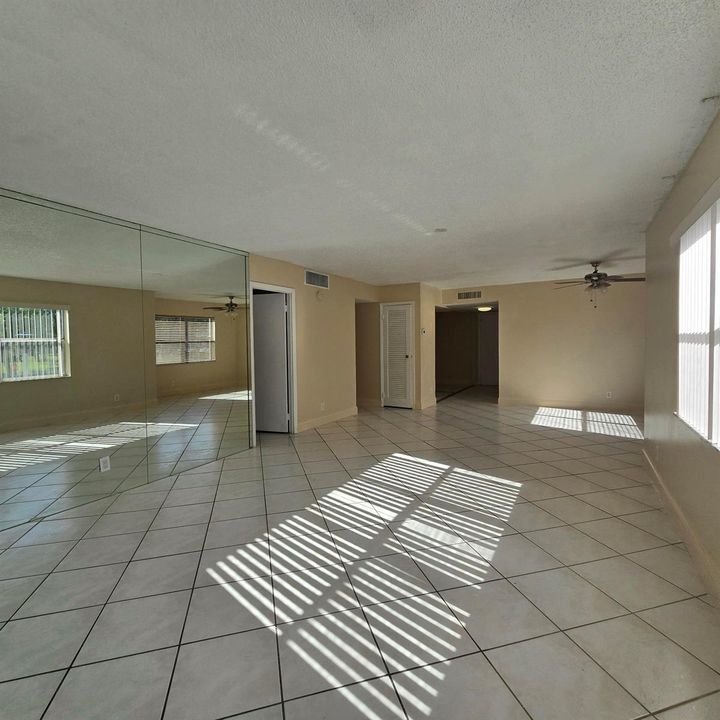 Living/Dining Area