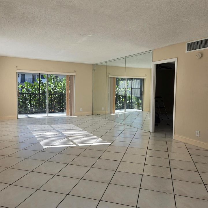 Living/Dining Area