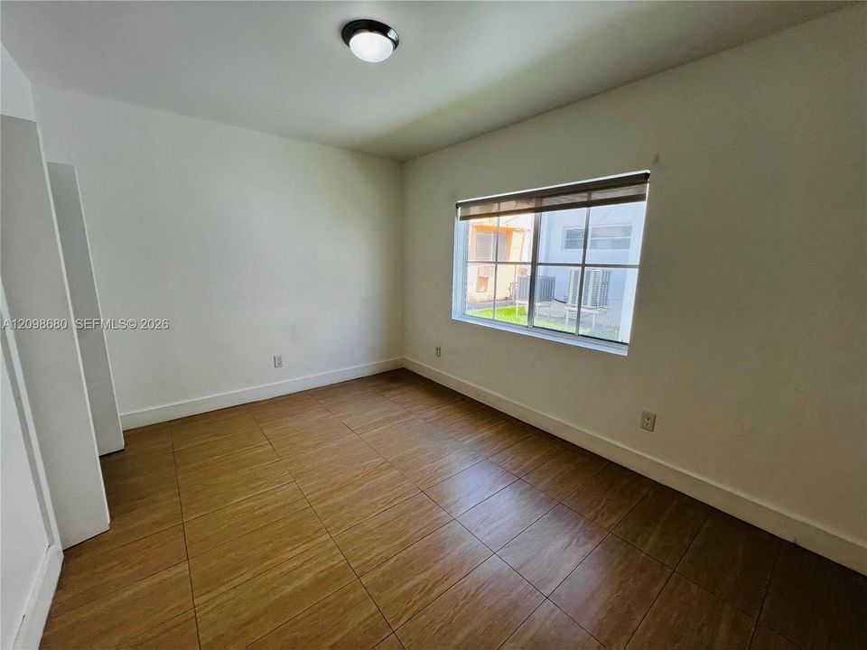 For Rent: $2,650 (1 beds, 1 baths, 800 Square Feet)