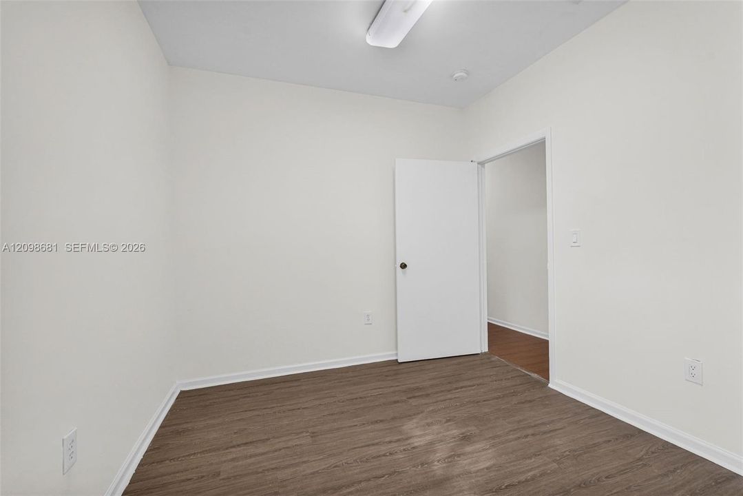 В аренду: $3,700 (5 спален, 3 ванн, 1300 Квадратных фут)