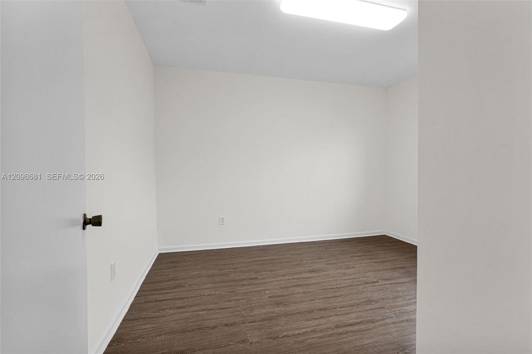 В аренду: $3,700 (5 спален, 3 ванн, 1300 Квадратных фут)