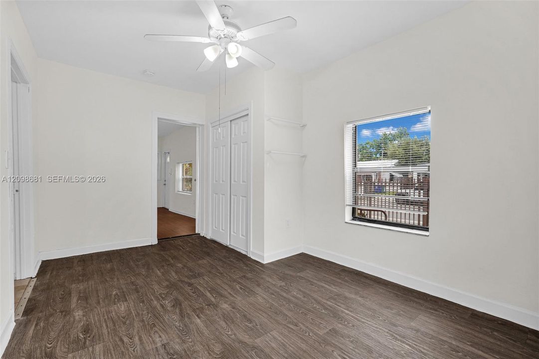 В аренду: $3,700 (5 спален, 3 ванн, 1300 Квадратных фут)
