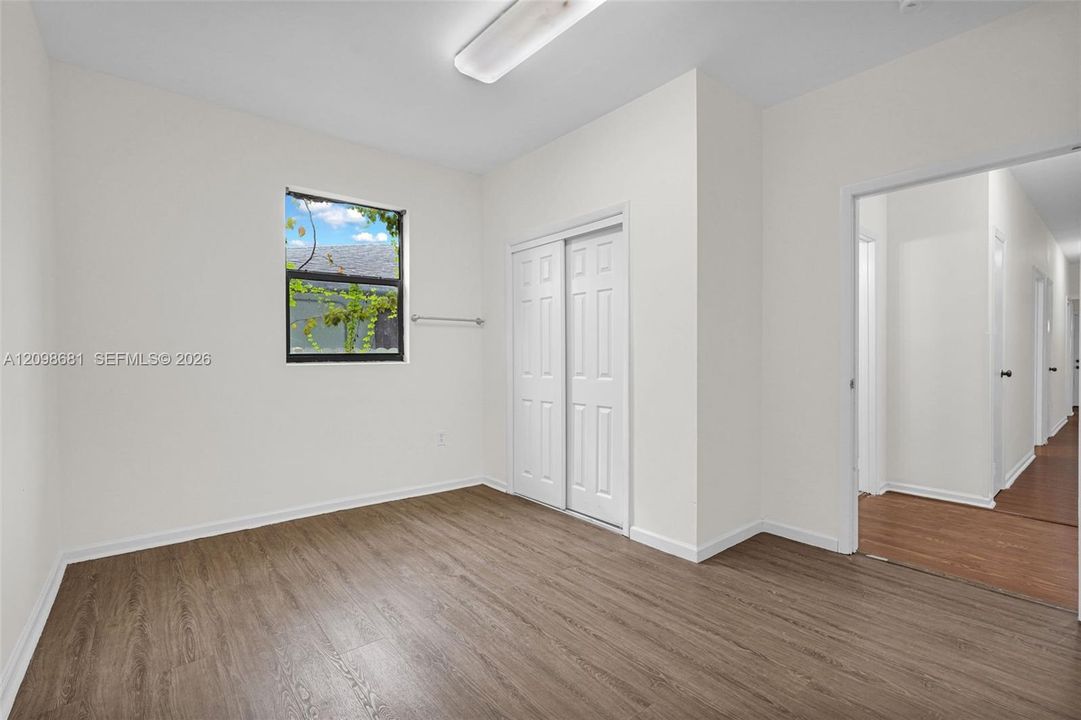 В аренду: $3,700 (5 спален, 3 ванн, 1300 Квадратных фут)