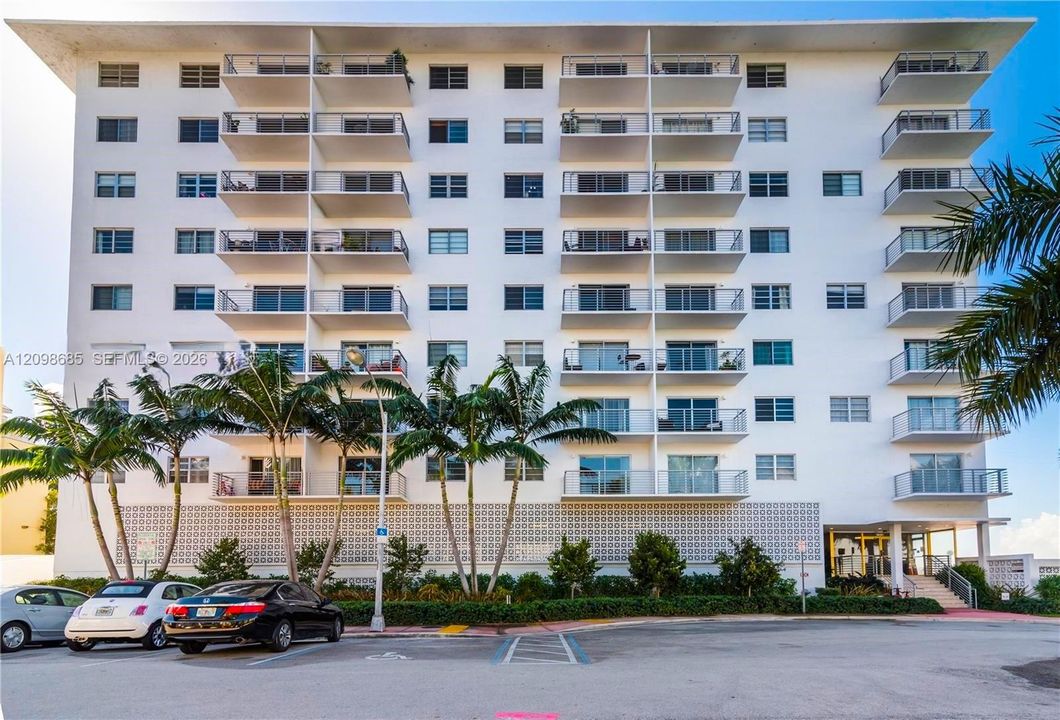 В аренду: $2,750 (1 спален, 1 ванн, 650 Квадратных фут)