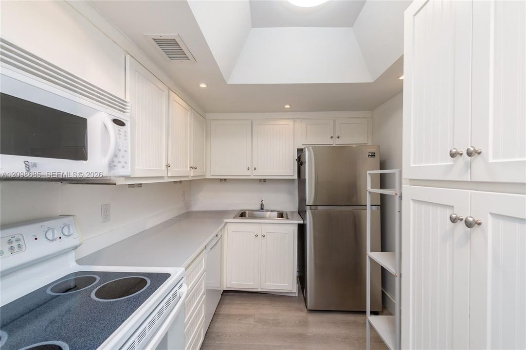 В аренду: $2,750 (1 спален, 1 ванн, 650 Квадратных фут)