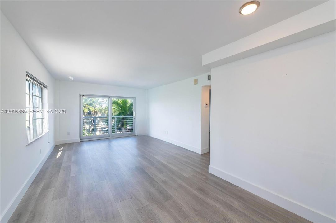 В аренду: $2,750 (1 спален, 1 ванн, 650 Квадратных фут)