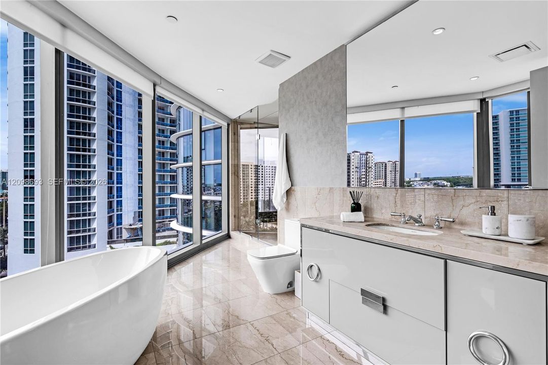 For Sale: $6,340,000 (4 beds, 5 baths, 3204 Square Feet)