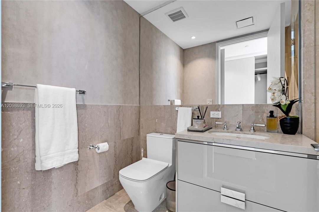 For Sale: $6,340,000 (4 beds, 5 baths, 3204 Square Feet)