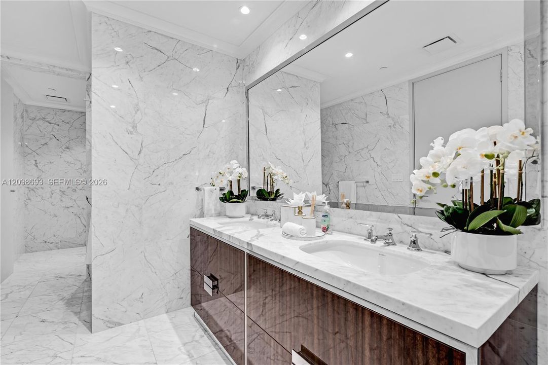 For Sale: $6,340,000 (4 beds, 5 baths, 3204 Square Feet)
