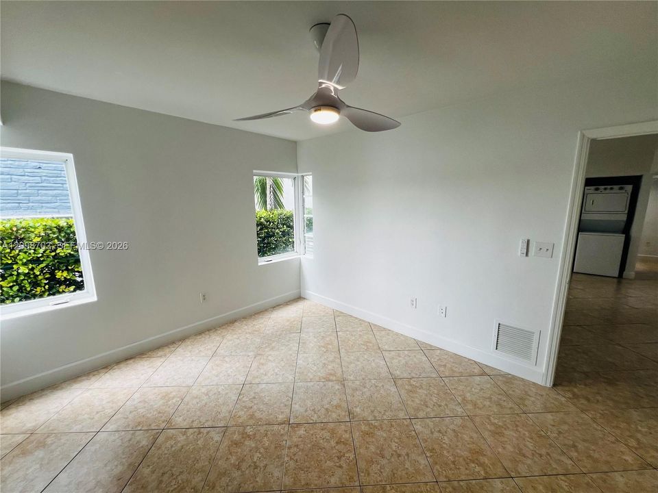 For Rent: $2,250 (1 beds, 1 baths, 800 Square Feet)